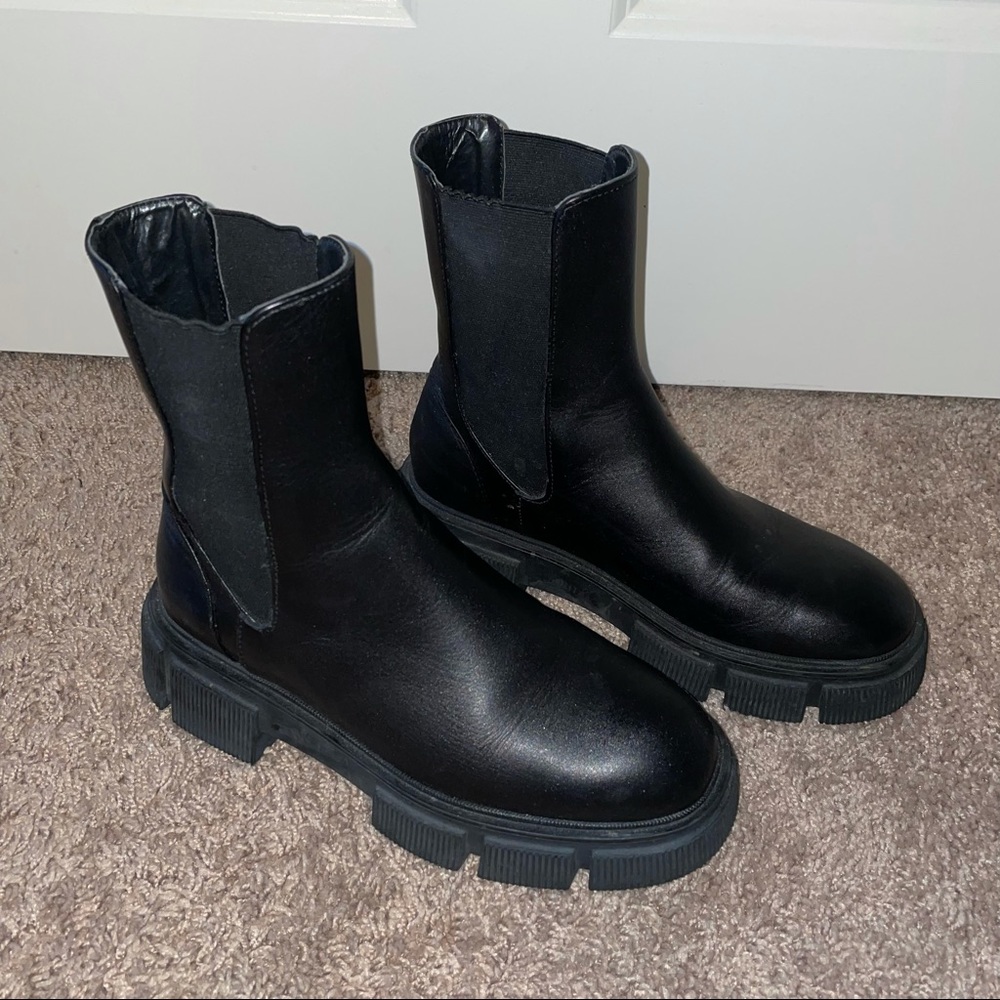 Zara - Black leather lug sole boots size 6.5